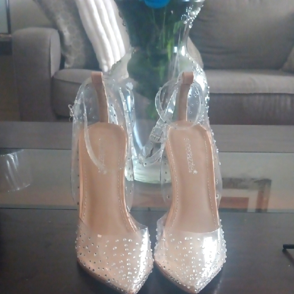 Shoe Dazzle Cream Tan Stiletto Heels